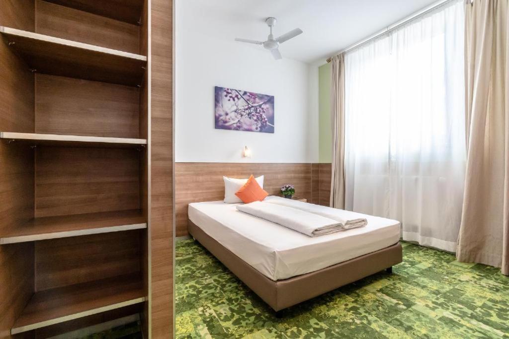 24Seven Apartments - Self Check-In Алтдорф Екстериор снимка