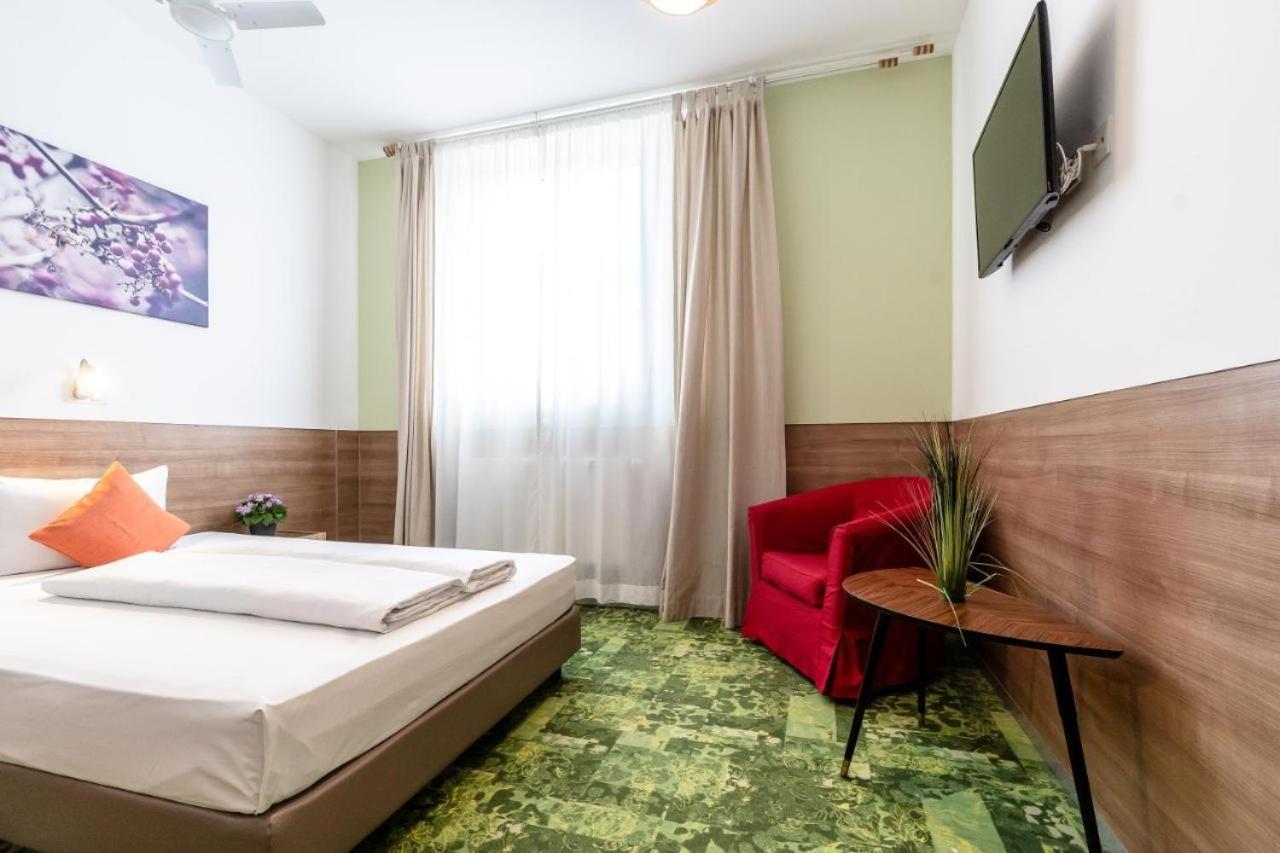 24Seven Apartments - Self Check-In Алтдорф Екстериор снимка