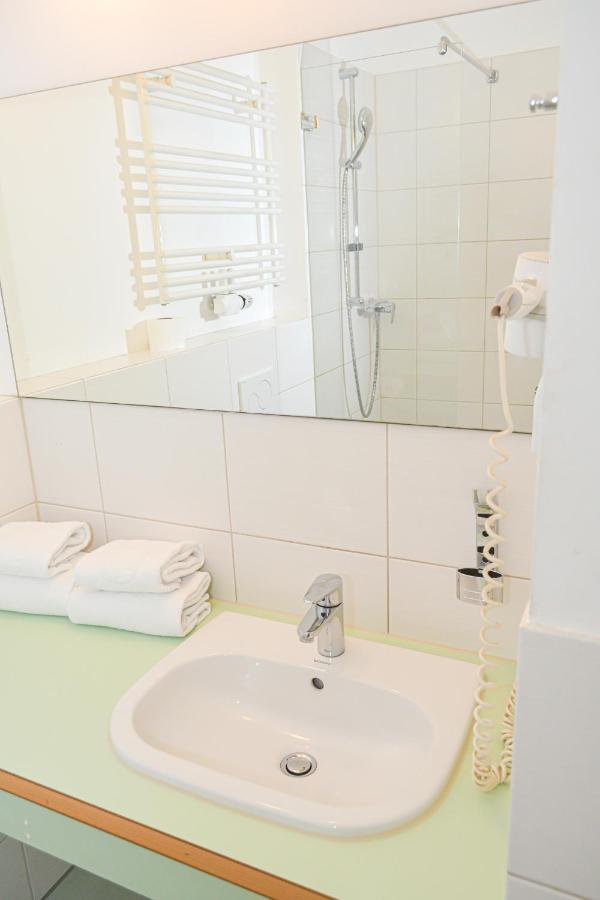 24Seven Apartments - Self Check-In Алтдорф Екстериор снимка