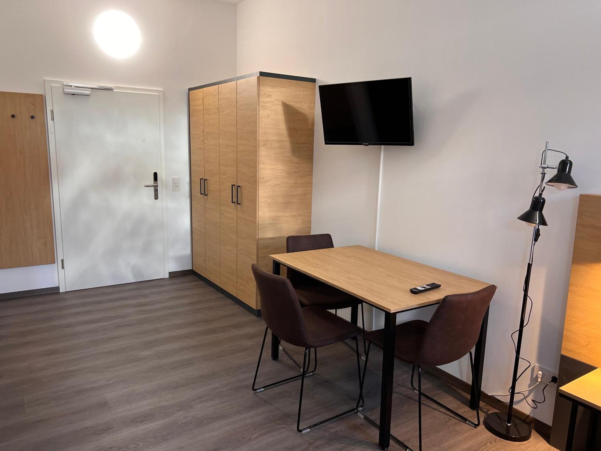 24Seven Apartments - Self Check-In Алтдорф Екстериор снимка